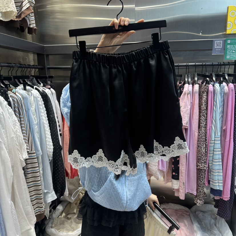 RUNWAY-런웨이東大門代購女裝新款熱賣人氣推薦短褲緞面RUNWAY短褲圖色2