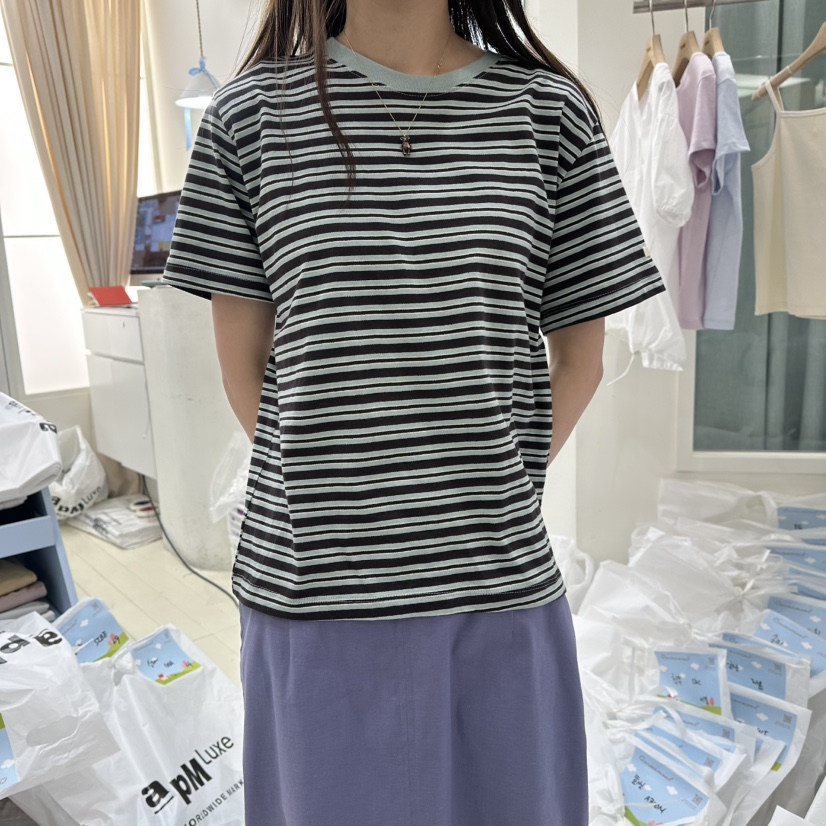 OURMOMENT東大門實拍女裝新款真品人氣休閑熱賣時尚T恤條紋OURMOMENTT恤圖色1