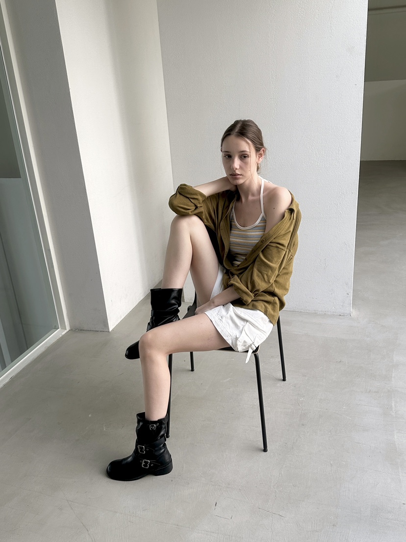 BOWIE韓國東大門直郵女裝新款時尚推薦職業長袖T恤V領深VBOWIE長袖T恤