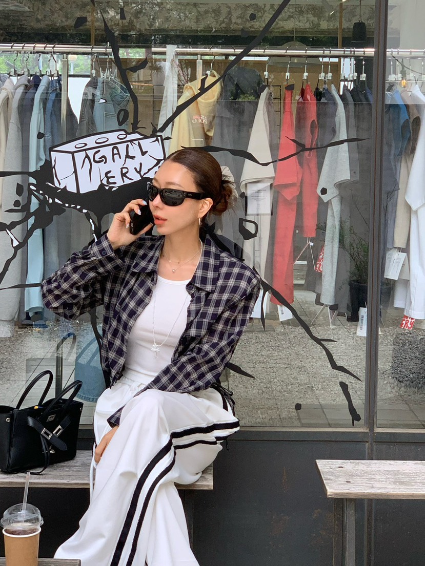 REVE CITE-L韓國代購女裝新款時尚熱賣襯衫蕾絲衫格子條紋REVE CITE-L襯衫/蕾絲衫