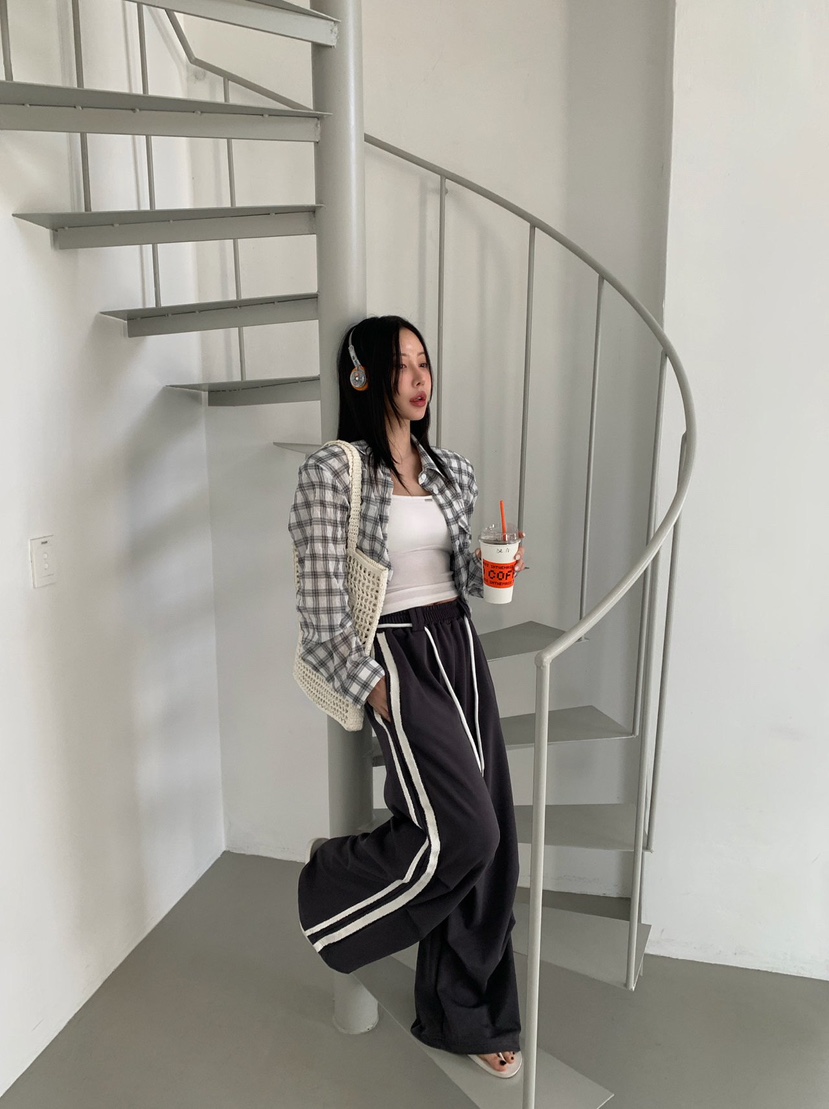 REVE CITE-L韓國代購女裝新款時尚熱賣襯衫蕾絲衫格子條紋REVE CITE-L襯衫/蕾絲衫