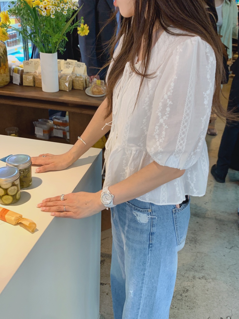 LA CREME韓國直郵女士新款熱賣推薦時尚襯衫蕾絲衫絲帶繡花LA CREME襯衫/蕾絲衫