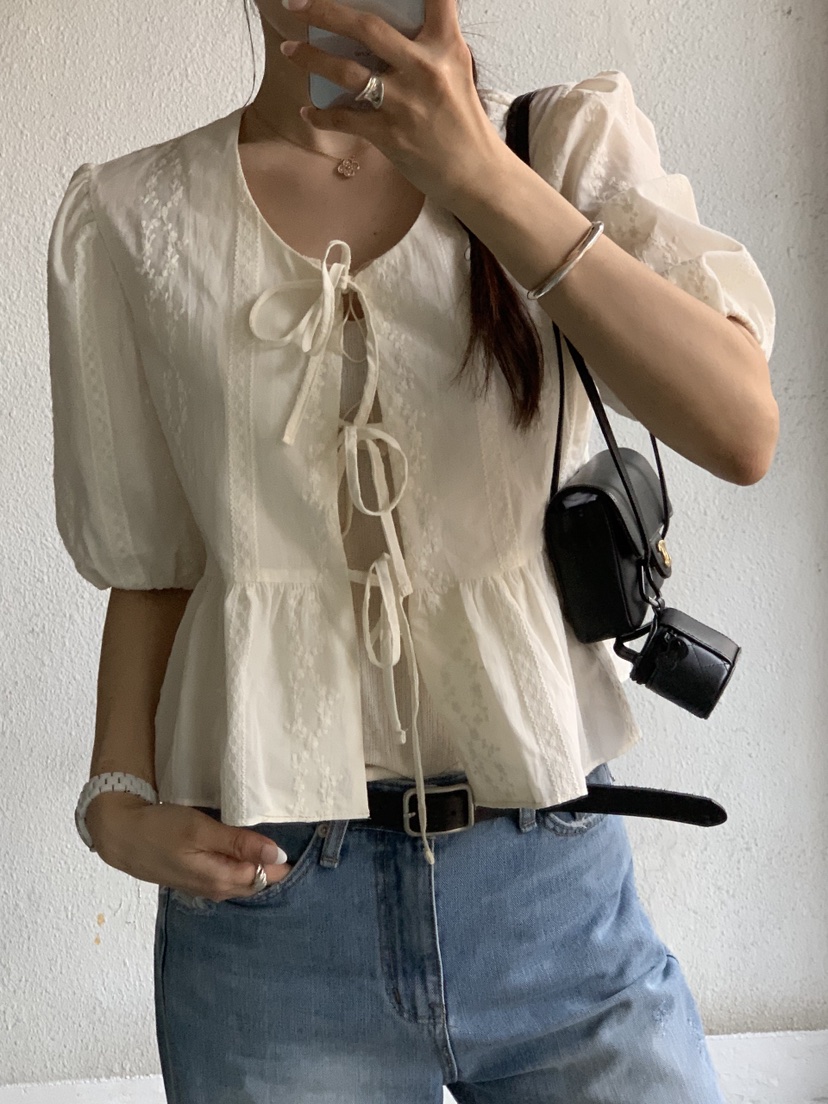 LA CREME韓國直郵女士新款熱賣推薦時尚襯衫蕾絲衫絲帶繡花LA CREME襯衫/蕾絲衫