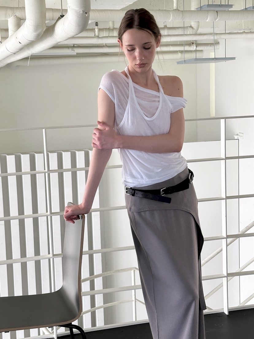 BOWIE韓國直郵女裝新品26夏季時尚休閑職業T恤不對稱露肩BOWIET恤