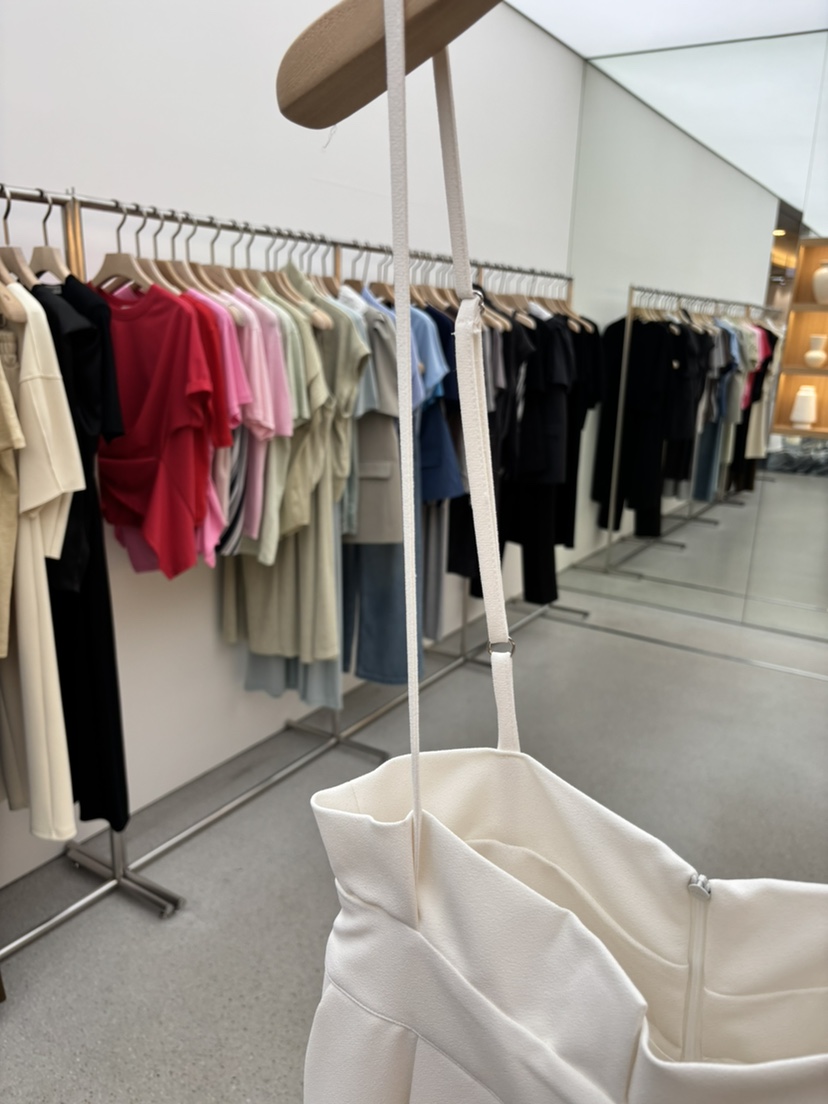 JUJU韓國東大門代購女裝新品人氣26春夏休閑時尚26夏季背帶褲JUJU背帶褲