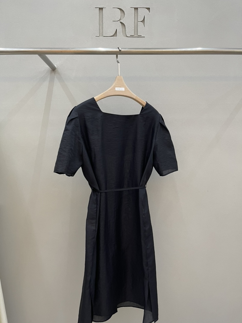 PLUS HONG-P韓國代購女裝新款26夏季人氣職業連衣裙含腰繩LORA FAMILY/PLUS HONG連衣裙