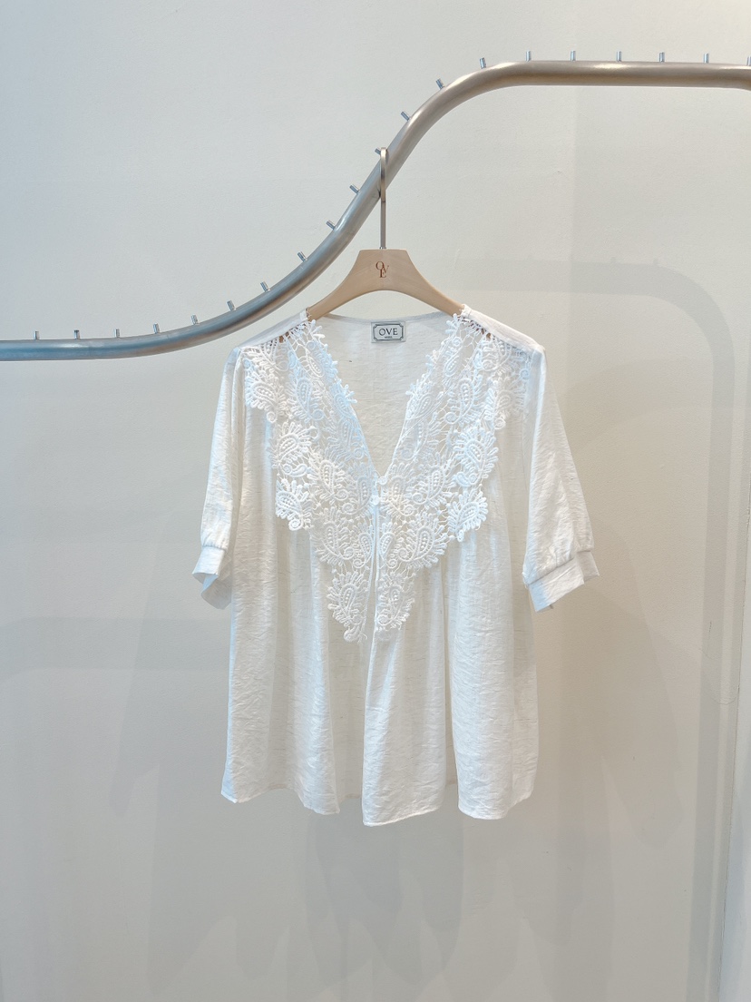 OVE韓國直郵實拍女士新品人氣26夏季推薦休閑襯衫蕾絲衫蕾絲OVE襯衫/蕾絲衫圖色1