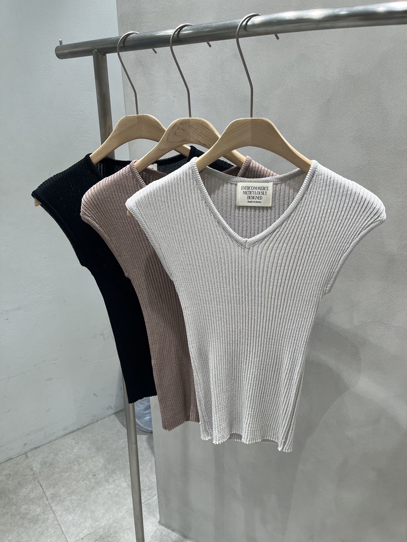 EVERCOMMERCE METICULOUSLY DESIGNED韓國直郵實拍女裝新品時尚針織衫EVERCOMMERCE METICULOUSLY DESIGNED針織衫