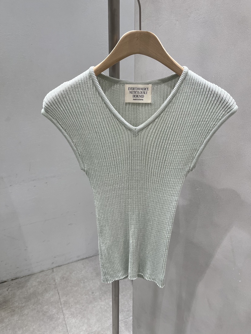 EVERCOMMERCE METICULOUSLY DESIGNED韓國直郵實拍女裝新品時尚針織衫EVERCOMMERCE METICULOUSLY DESIGNED針織衫圖色1