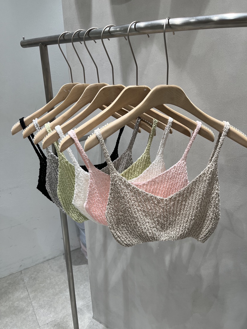 EVERCOMMERCE METICULOUSLY DESIGNED韓國代購女裝新款推薦吊帶背心EVERCOMMERCE METICULOUSLY DESIGNED吊帶/背心