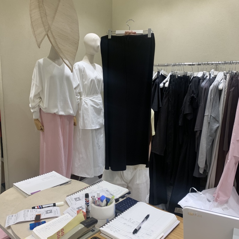 BROCCOLISALAD韓國直郵女裝新品熱賣人氣時尚推薦職業長裙BROCCOLISALAD長裙圖色3