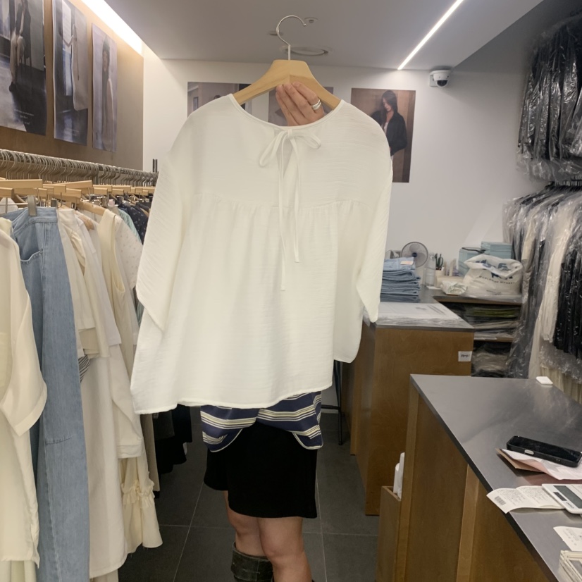 BLAIR韓國直郵女裝新款熱賣26夏季26春夏襯衫蕾絲衫褶皺緞BLAIR seoul襯衫/蕾絲衫