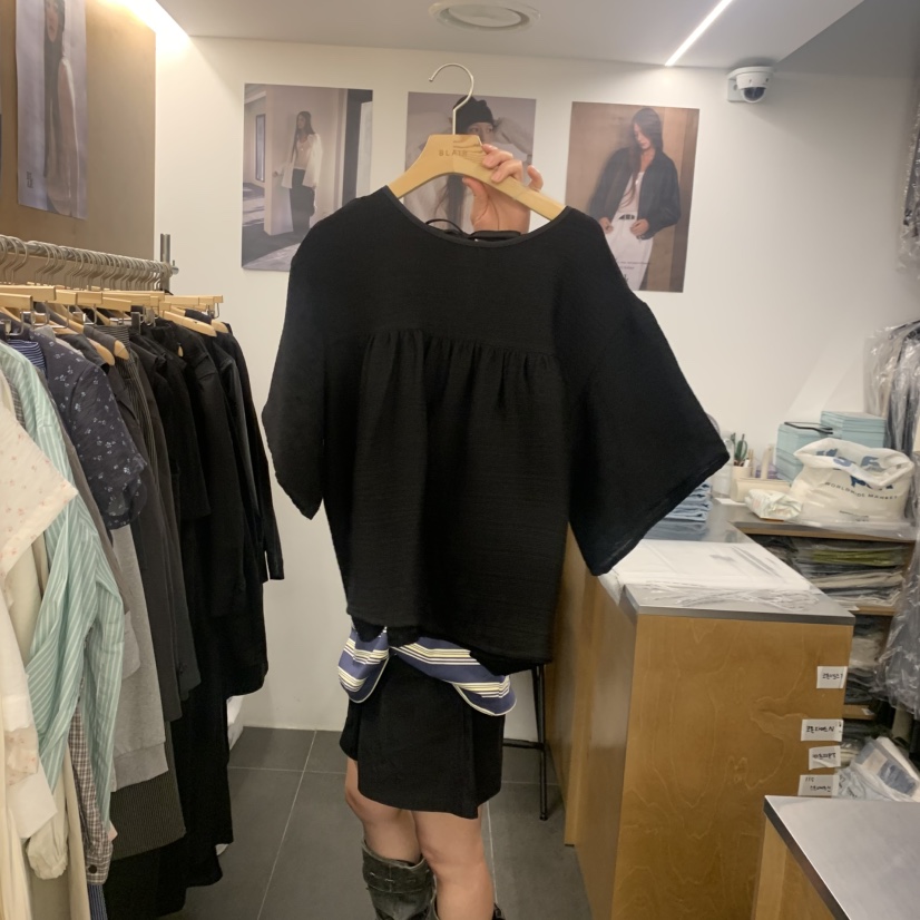 BLAIR韓國直郵女裝新款熱賣26夏季26春夏襯衫蕾絲衫褶皺緞BLAIR seoul襯衫/蕾絲衫圖色2