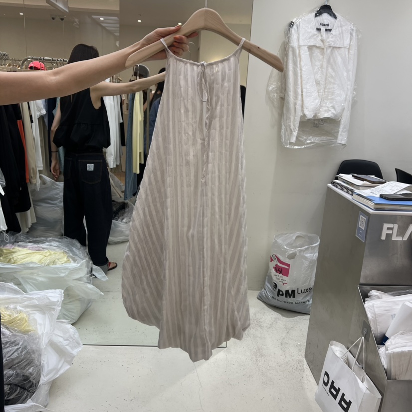 FLAUNT韓國東大門直郵女士新品26春夏26夏季連衣裙不對稱FLAUNT連衣裙