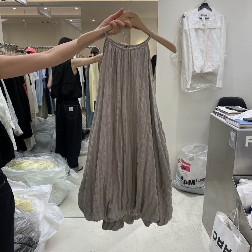 FLAUNT韓國東大門直郵女士新品26春夏26夏季連衣裙不對稱FLAUNT連衣裙圖色2