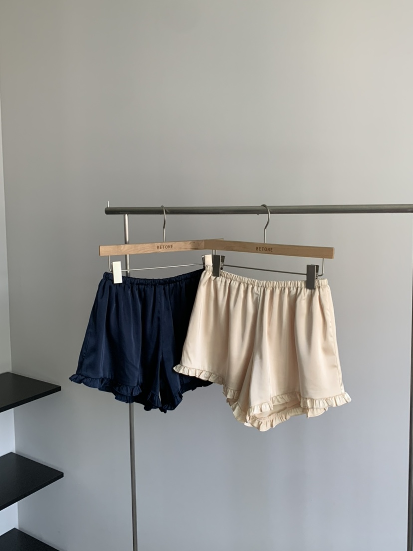 BETONE韓國直郵女士新款26夏季推薦人氣職業短褲荷葉邊緞面BETONE短褲