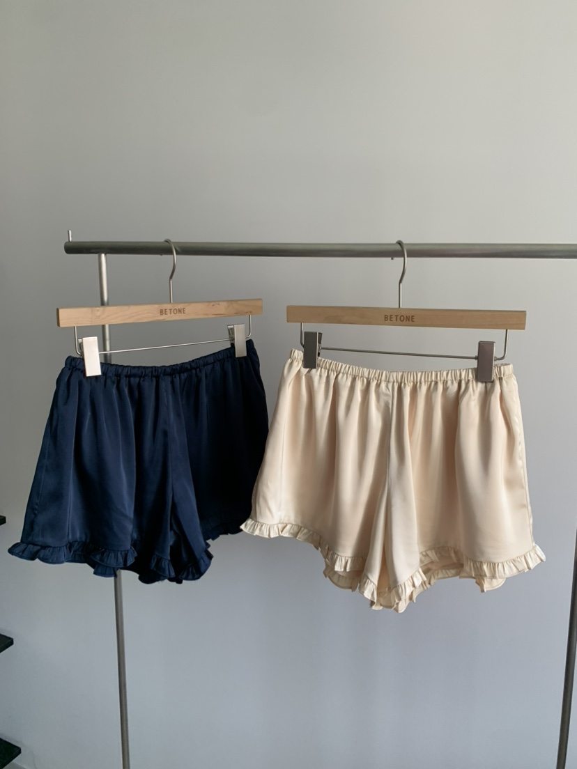 BETONE韓國直郵女士新款26夏季推薦人氣職業短褲荷葉邊緞面BETONE短褲