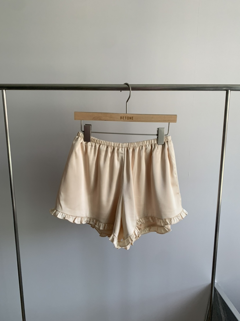 BETONE韓國直郵女士新款26夏季推薦人氣職業短褲荷葉邊緞面BETONE短褲圖色1