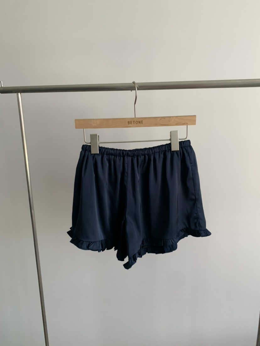 BETONE韓國直郵女士新款26夏季推薦人氣職業短褲荷葉邊緞面BETONE短褲圖色2