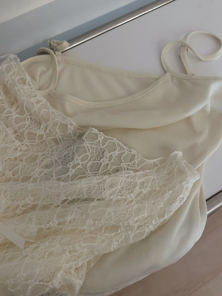 OLA韓國直郵女裝新款26夏季職業熱賣時尚推薦人氣襯衫蕾絲衫mellor/OLA襯衫/蕾絲衫