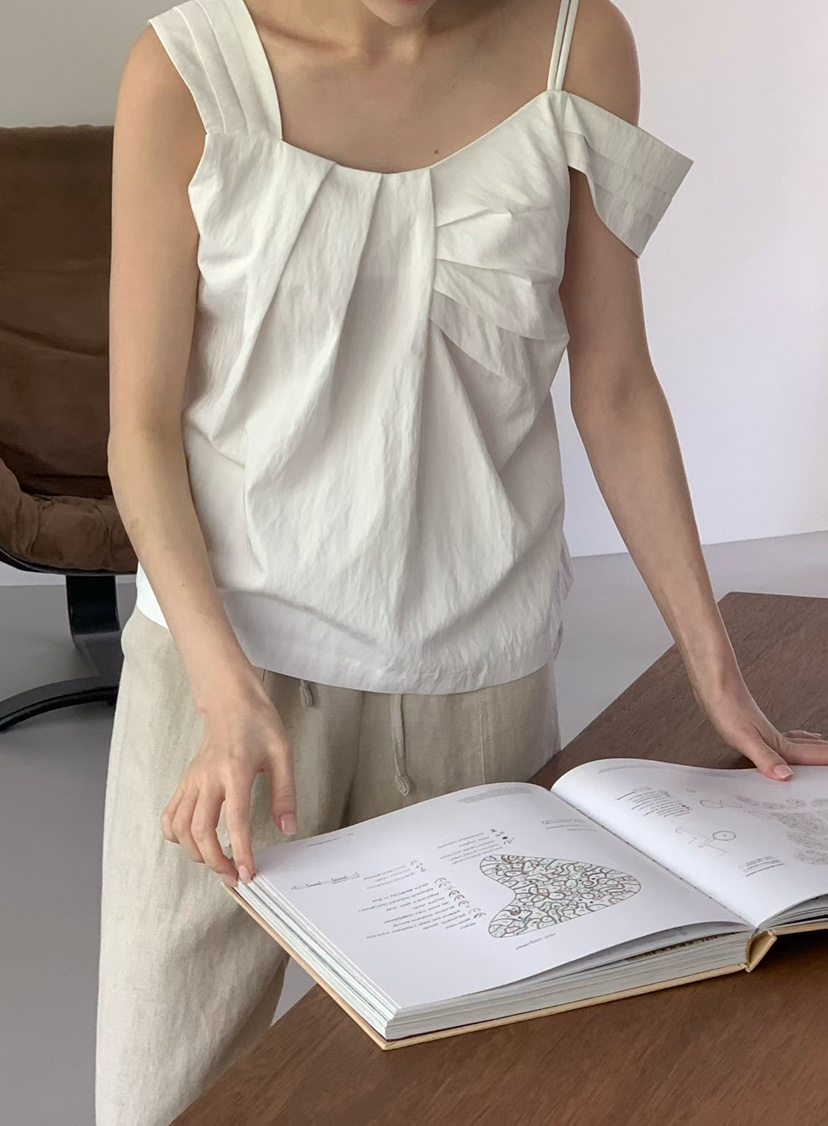 BINUS東大門實拍韓國女裝新款人氣時尚襯衫蕾絲衫不對稱褶皺BINUS襯衫/蕾絲衫