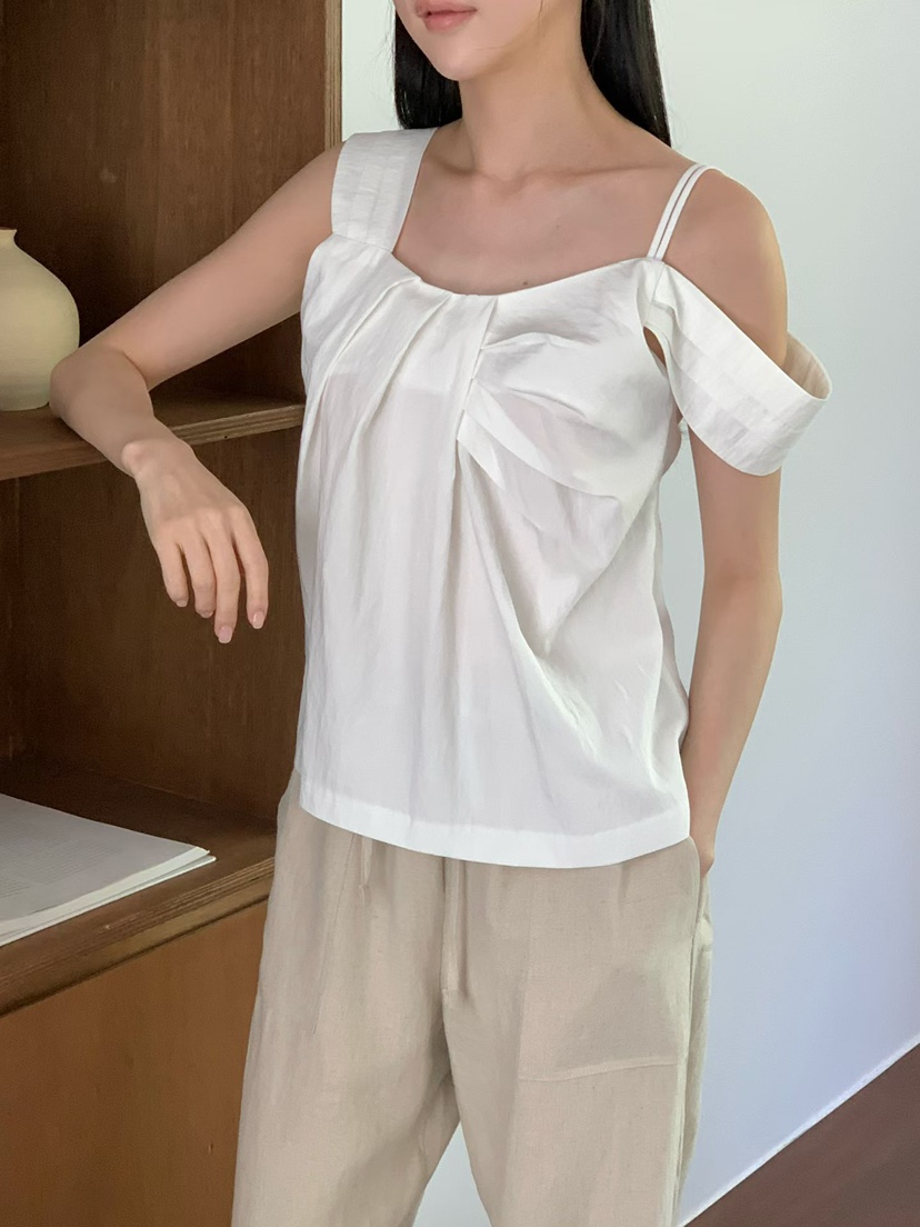 BINUS東大門實拍韓國女裝新款人氣時尚襯衫蕾絲衫不對稱褶皺BINUS襯衫/蕾絲衫