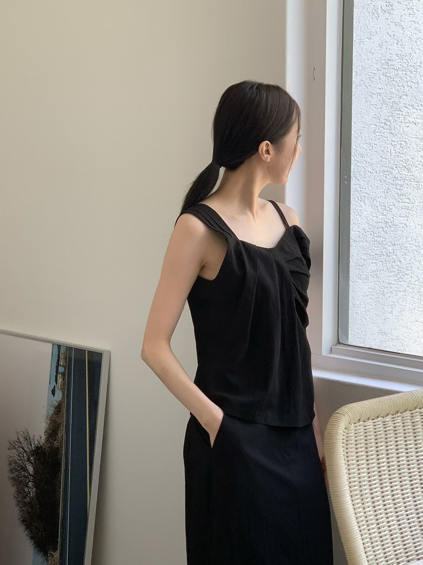 BINUS東大門實拍韓國女裝新款人氣時尚襯衫蕾絲衫不對稱褶皺BINUS襯衫/蕾絲衫