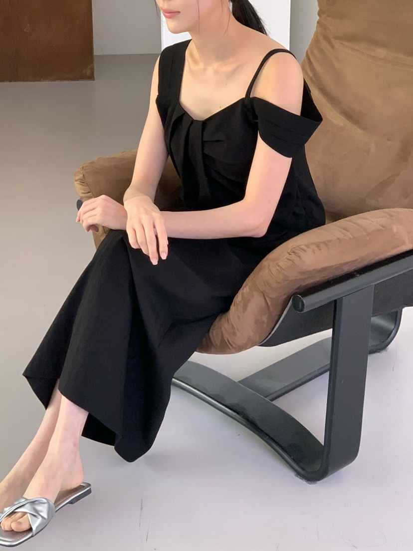 BINUS東大門實拍韓國女裝新款人氣時尚襯衫蕾絲衫不對稱褶皺BINUS襯衫/蕾絲衫