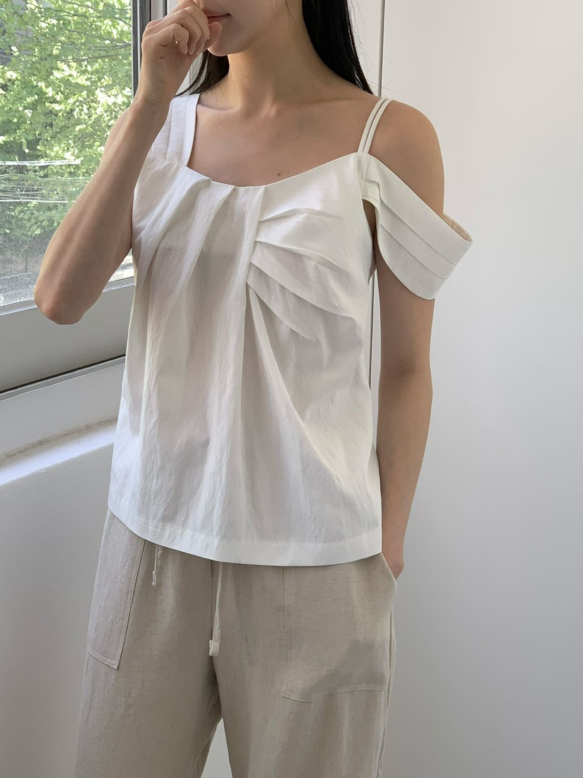 BINUS東大門實拍韓國女裝新款人氣時尚襯衫蕾絲衫不對稱褶皺BINUS襯衫/蕾絲衫圖色1