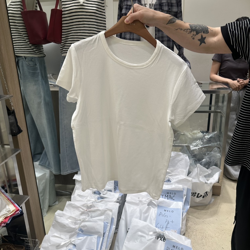MELO韓國直郵實拍女士新款推薦26夏季熱賣時尚人氣26春夏T恤MELOT恤圖色2