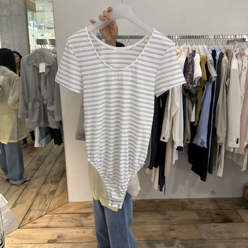 CREAM VILLA東大門實拍韓國女裝新款熱賣T恤CREAMVILLAT恤