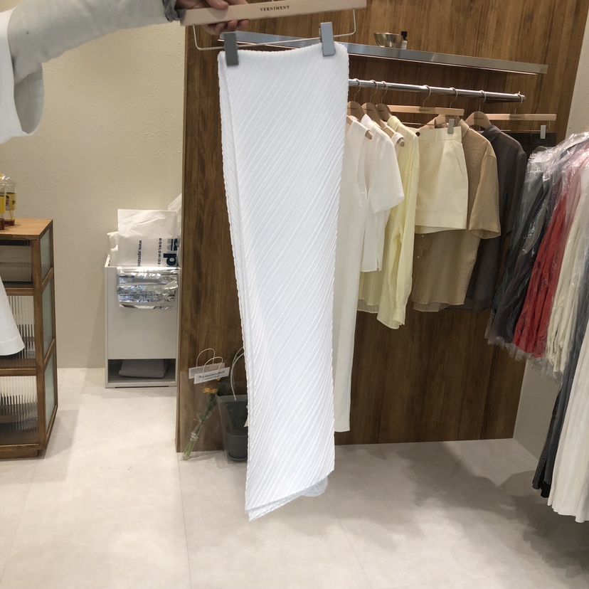 FIFO/UNANSWERED-MYSTERY韓國東大門直郵女裝新款26春夏圍巾披肩褶皺圍巾FIFO/UNANSWERED-MYSTERY圍巾/披肩圖色2