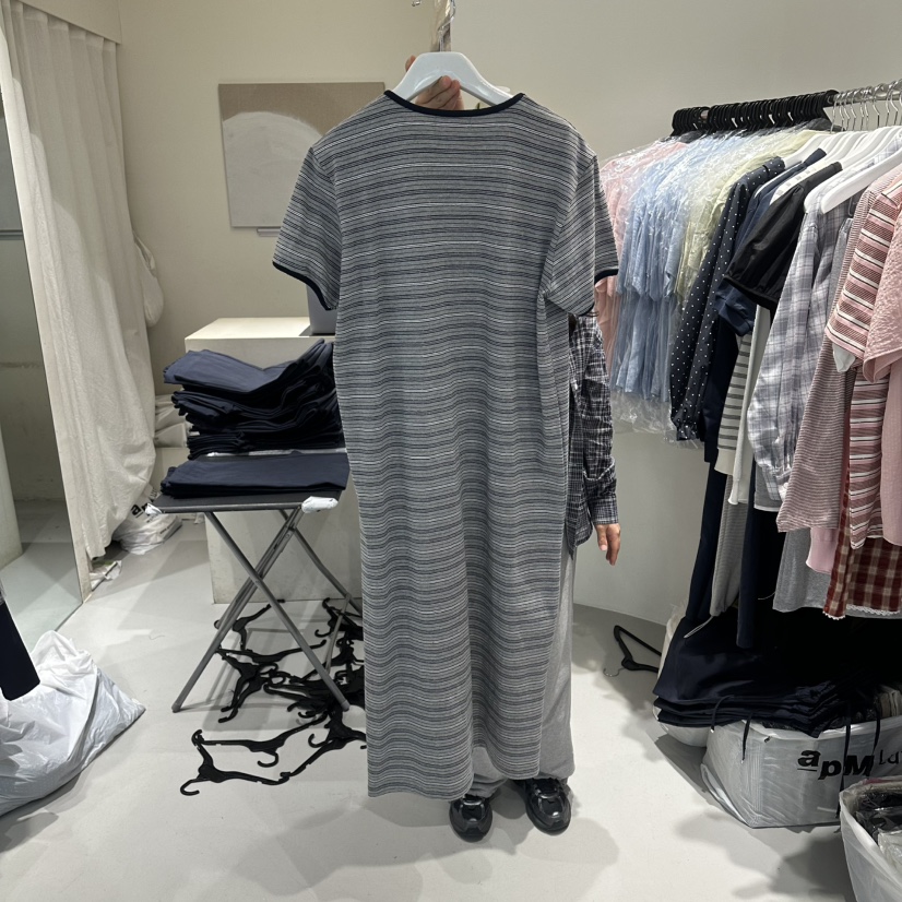 LORING RE I韓國直郵女士新品26夏季推薦職業連衣裙條紋LORING RE-I/BARE連衣裙