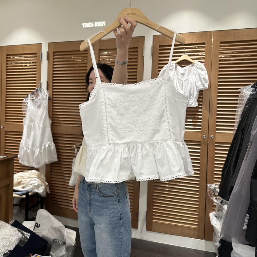 TRES BIEN韓國直郵女士新款職業26春夏吊帶背心荷葉邊刺繡TRES BIEN吊帶/背心圖色1