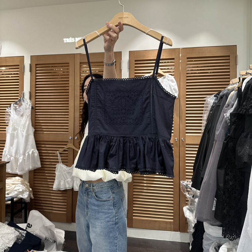 TRES BIEN韓國直郵女士新款職業26春夏吊帶背心荷葉邊刺繡TRES BIEN吊帶/背心圖色2