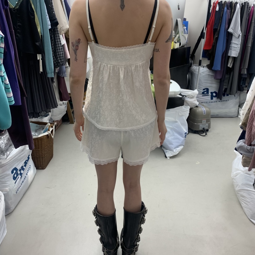 SOLD OUT韓國代購女裝新款熱賣休閑職業吊帶背心毛絨蕾絲SOLD OUT吊帶/背心