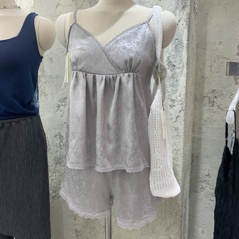 SOLD OUT韓國代購女裝新款熱賣休閑職業吊帶背心毛絨蕾絲SOLD OUT吊帶/背心圖色1