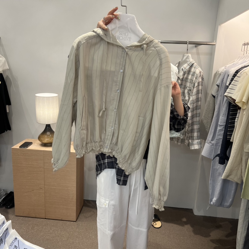 SIHO ARCHIVE韓國東大門代購女士新品人氣襯衫蕾絲衫荷葉邊連帽衫SIHO ARCHIVE襯衫/蕾絲衫圖色2