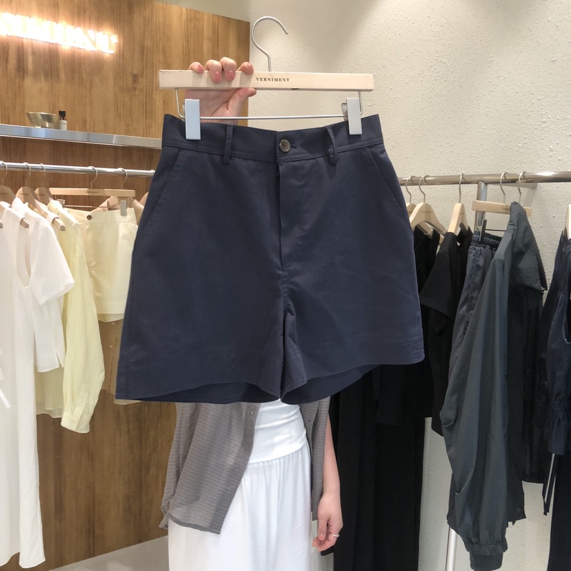 FIFO/UNANSWERED-MYSTERY韓國直郵女裝新品時尚人氣短褲FIFO/UNANSWERED-MYSTERY短褲圖色1