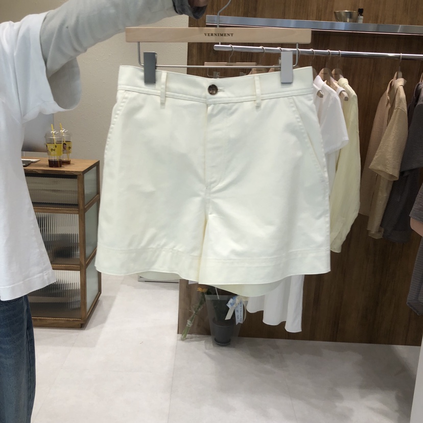 FIFO/UNANSWERED-MYSTERY韓國直郵女裝新品時尚人氣短褲FIFO/UNANSWERED-MYSTERY短褲圖色2