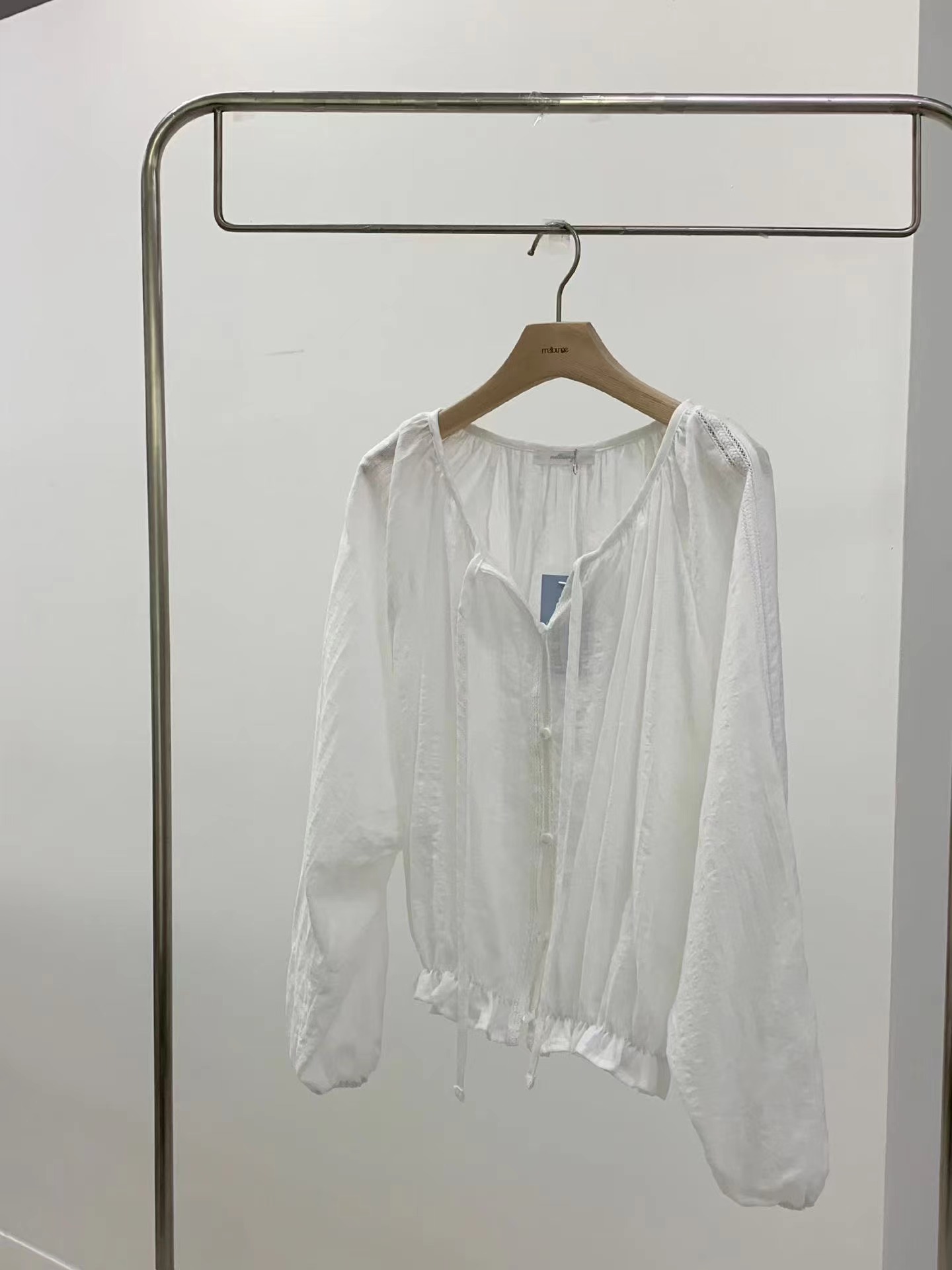 MELLOUNGE-멜라운지-T韓國直郵實拍女裝新款人氣襯衫蕾絲衫MELLOUNGE-2件起襯衫/蕾絲衫圖色1