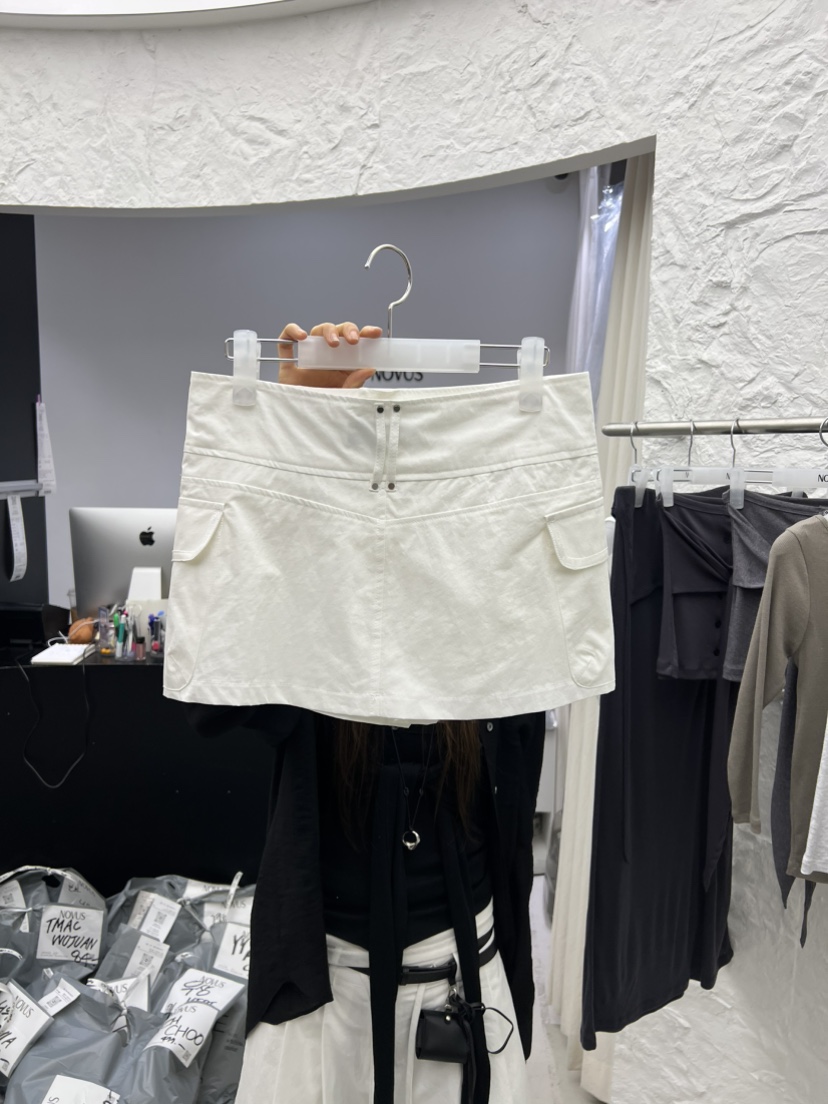 NOVUS韓國直郵女裝新款熱賣26春夏時尚人氣職業26夏季裙褲工裝NOVUS裙褲