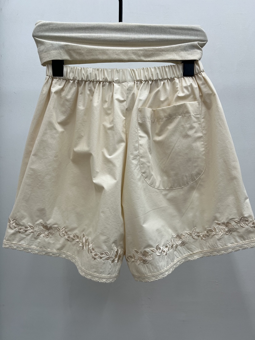 UNANSWERED-MYSTERY/FIFO韓國東大門代購女裝新款休閑短褲花朵蕾絲UNANSWERED-MYSTERY/FIFO短褲