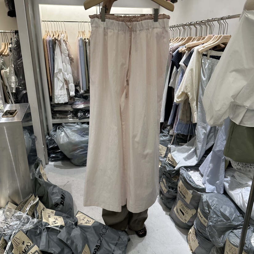 BERTHA韓國代購女士新款26春夏休閑人氣職業休閑褲條紋緞BERTHA休閑褲圖色1