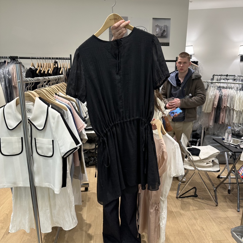 M.G.N韓國東大門直郵女裝新款推薦時尚人氣26春夏連衣裙緞MAGNET連衣裙圖色2