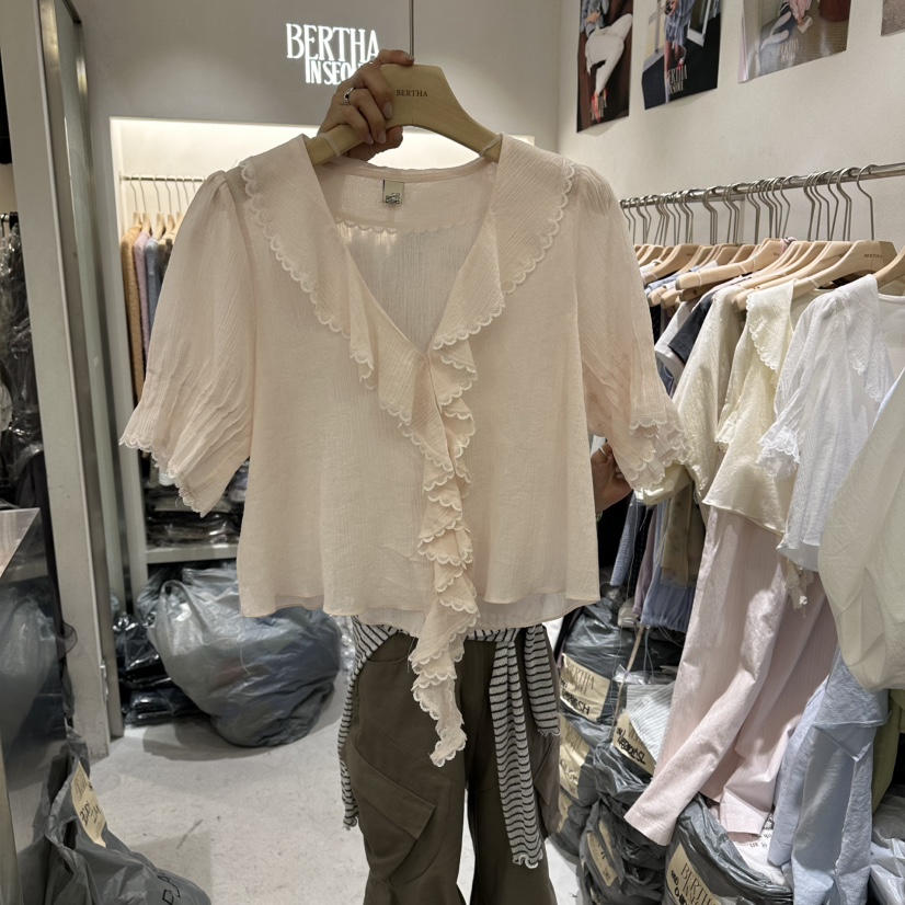 BERTHA東大門實拍韓國女裝新品熱賣襯衫蕾絲衫荷葉邊褶裥BERTHA襯衫/蕾絲衫圖色2