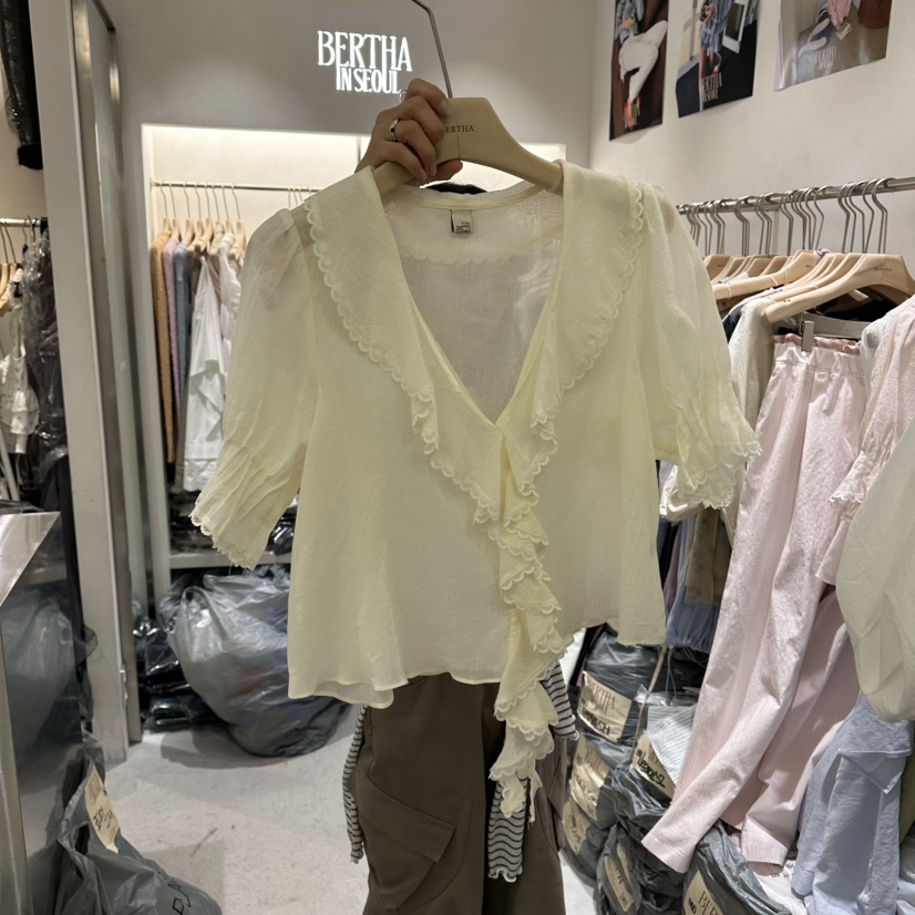 BERTHA東大門實拍韓國女裝新品熱賣襯衫蕾絲衫荷葉邊褶裥BERTHA襯衫/蕾絲衫圖色3