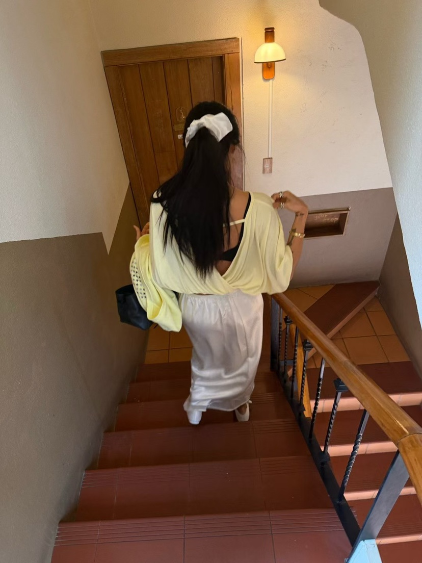 ABBEYLEE韓國東大門代購女士新品熱賣時尚休閑T恤褶皺開衩ABBEYLEET恤