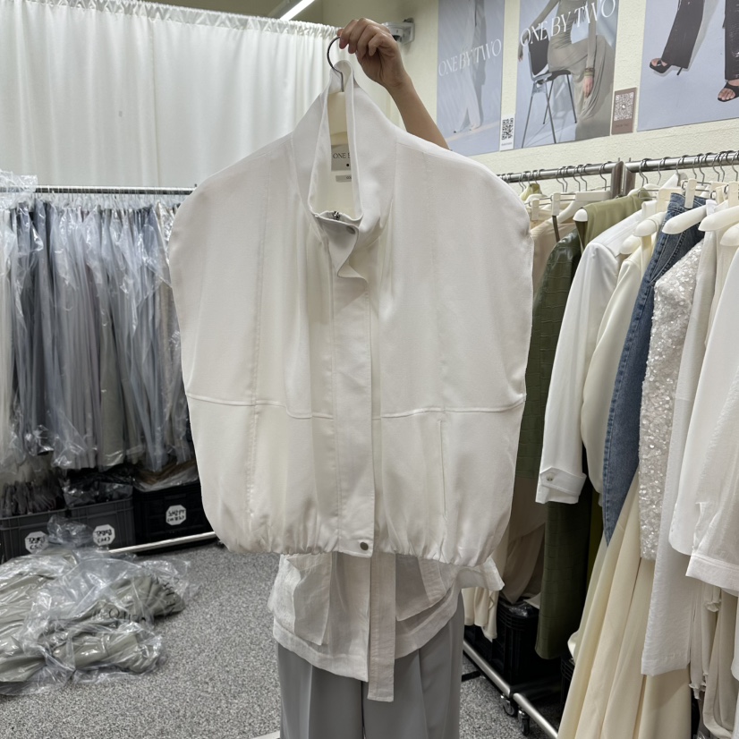 ONEBYTWO韓國直郵女裝新品推薦26夏季休閑時尚26春夏馬甲披肩ONE BY TWO馬甲圖色1