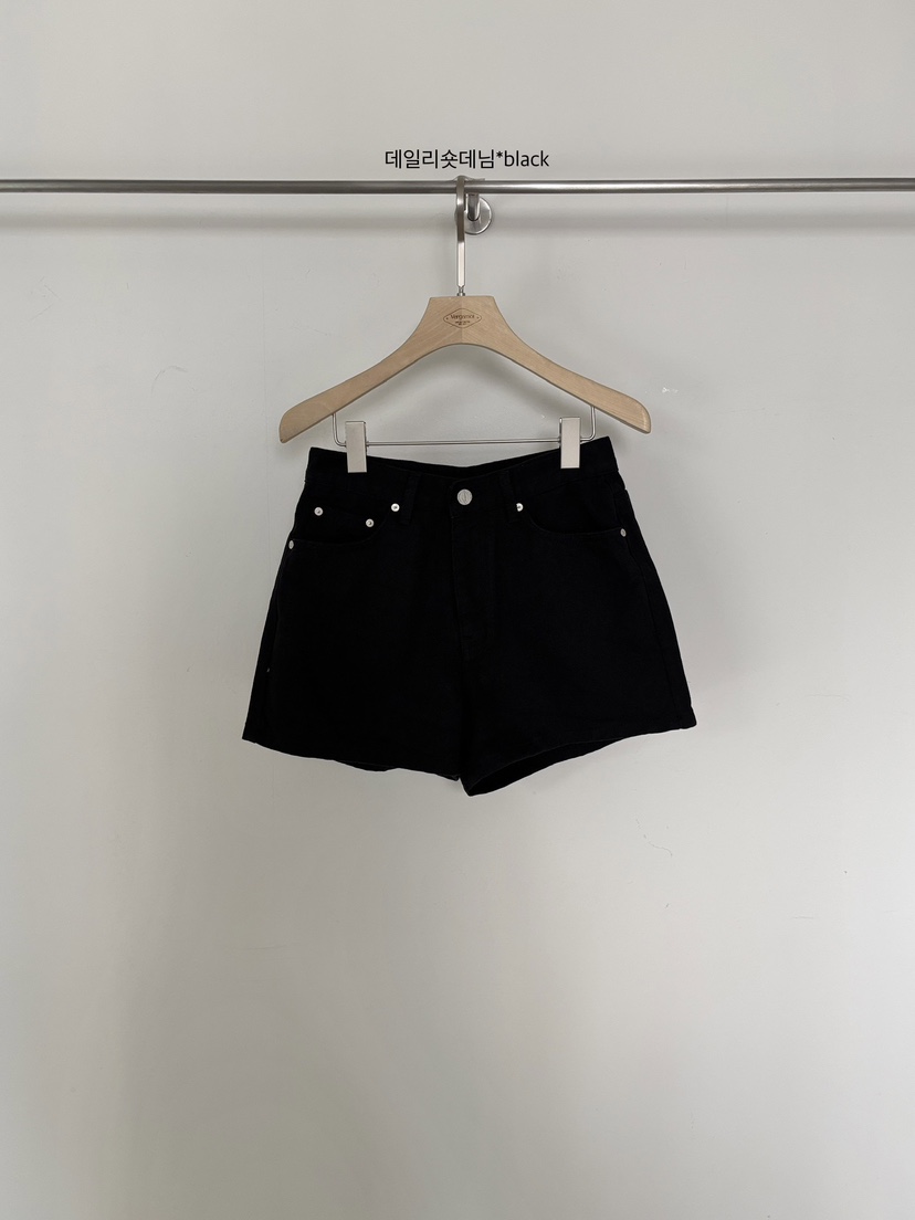 VERGAMOT韓國東大門直郵女士新品職業推薦人氣26春夏短褲VERGAMOT短褲圖色4黑色